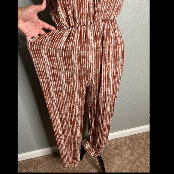 OFF SHOULDER RUST JUMPSUIT - Picture 4 of 5